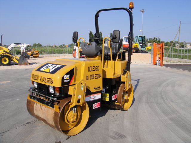 CATERPILLAR – CB224E – foto 1