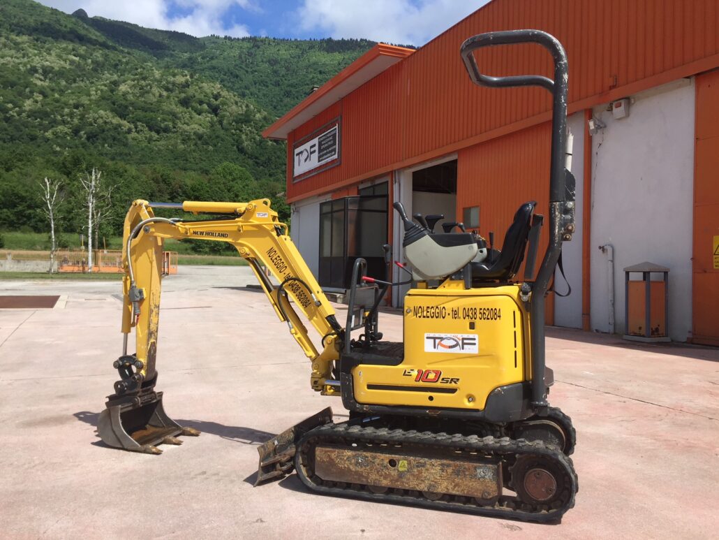 NEW HOLLAND – E10SR – photo 1