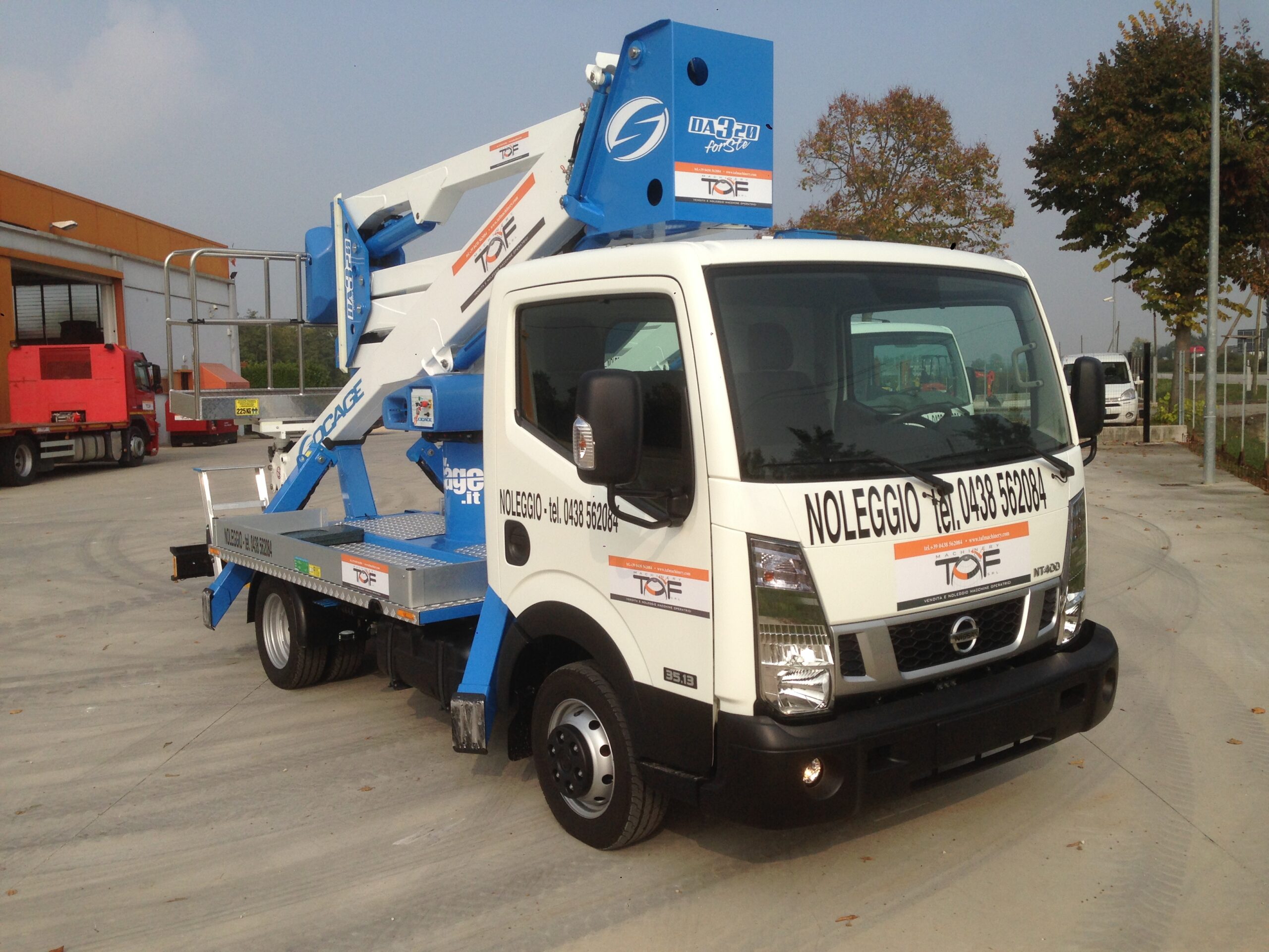 Nissan maran 320