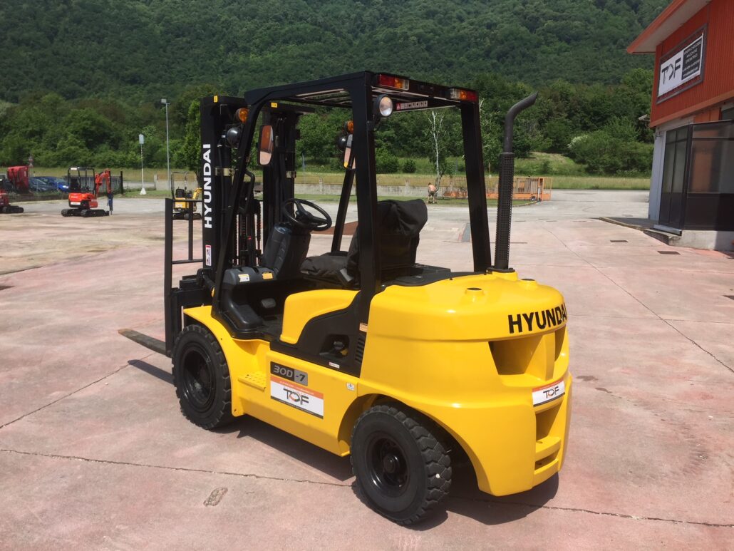 HYUNDAI – 30D-7 – foto 1